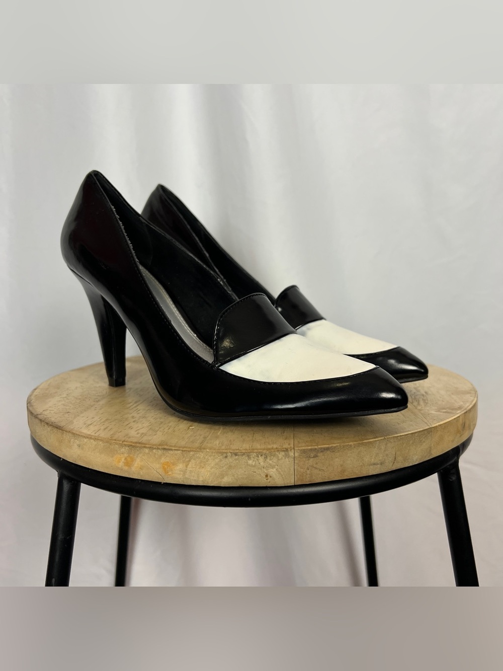 Vintage 90s Black & White Faux Leather Pointed Toe Loafer Heels
